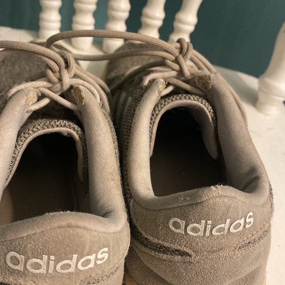 Adidas Women’s Cloudfoam Tennis Shoes - Picture 4 of 7